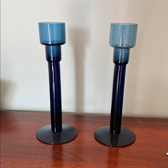 Elegant Blue Glass Candle Holders - Picture 2 of 4